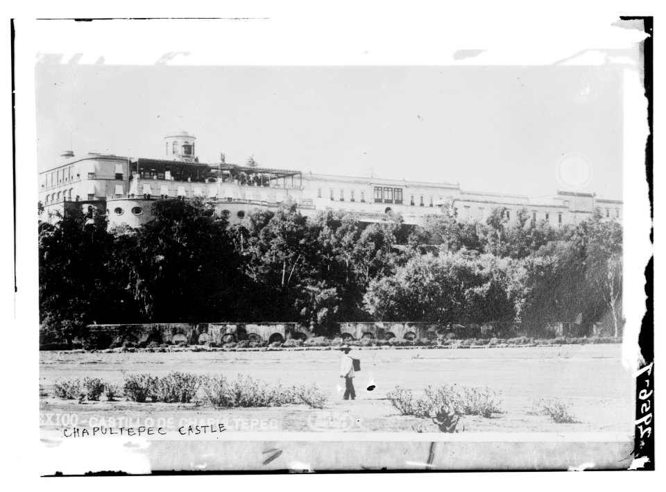Chapultepec Castle LCCN2014695162