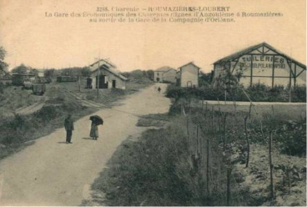 Charente - Roumazières-Loubert - La Gare des Economiques des Charentes lignes d'Angoulême a Roumazières au sortie de la Gare de la Compagine d'Orleans