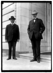 Charles Curtis, left LCCN2016869913