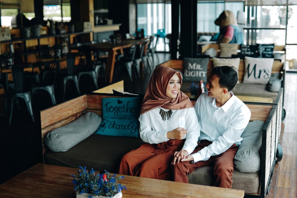 Prewedding happy cafe
