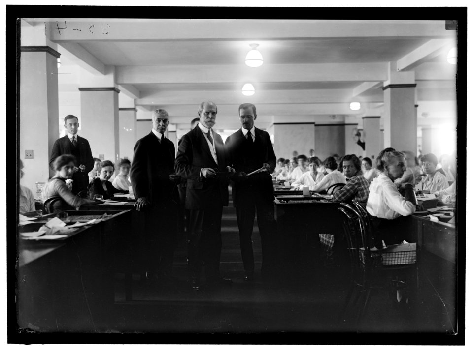 Charles Evans Hughes, center LOC hec.12035