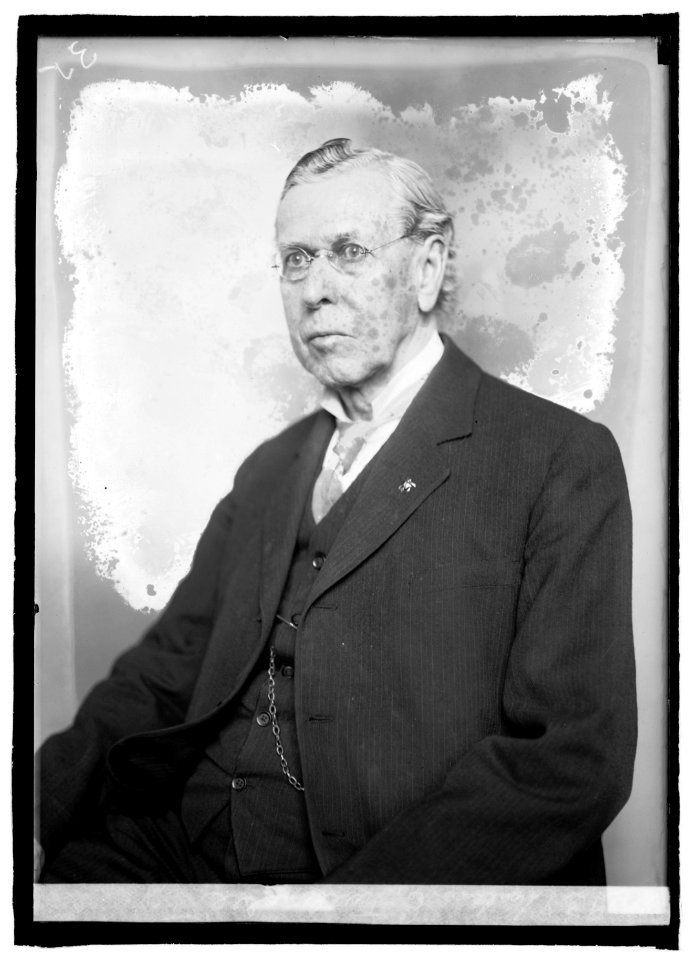 Charles E. Fuller, Ill. LCCN2016822303