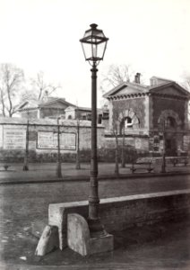 Charles Marville, Chemin de fer de Sceaux, cour, 1878
