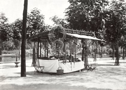 Charles Marville, Châlet des petits marchands de l'Avenue des Champs-Elysees, ca. 1865