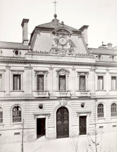 Charles Marville, Collége Rollin, Gavillon central, ca. 1853–70