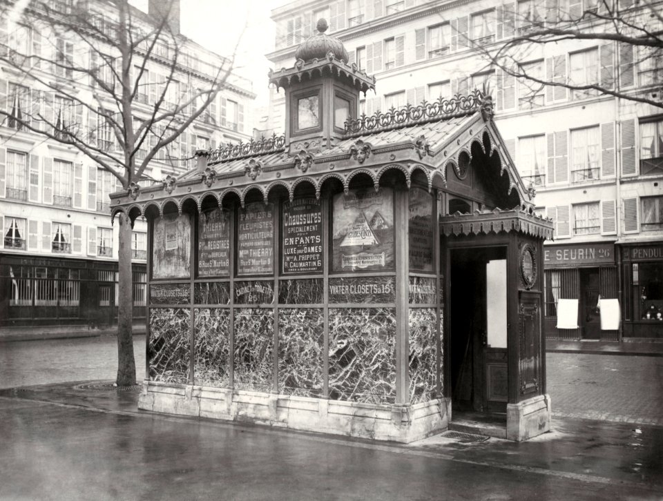 Charles Marville, Châlet de nécessité du marché de la Place de la Madeléine, ca. 1865