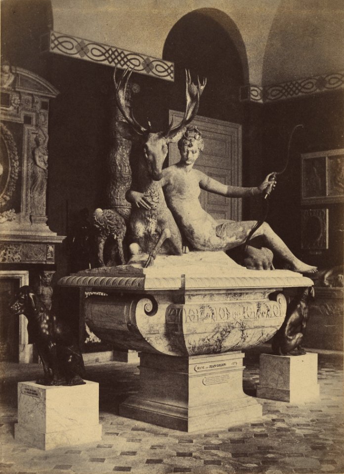 Charles Marville & Louis Désiré Blanquart-Evrard, La Diane de Jean Goujon, 1852-1855