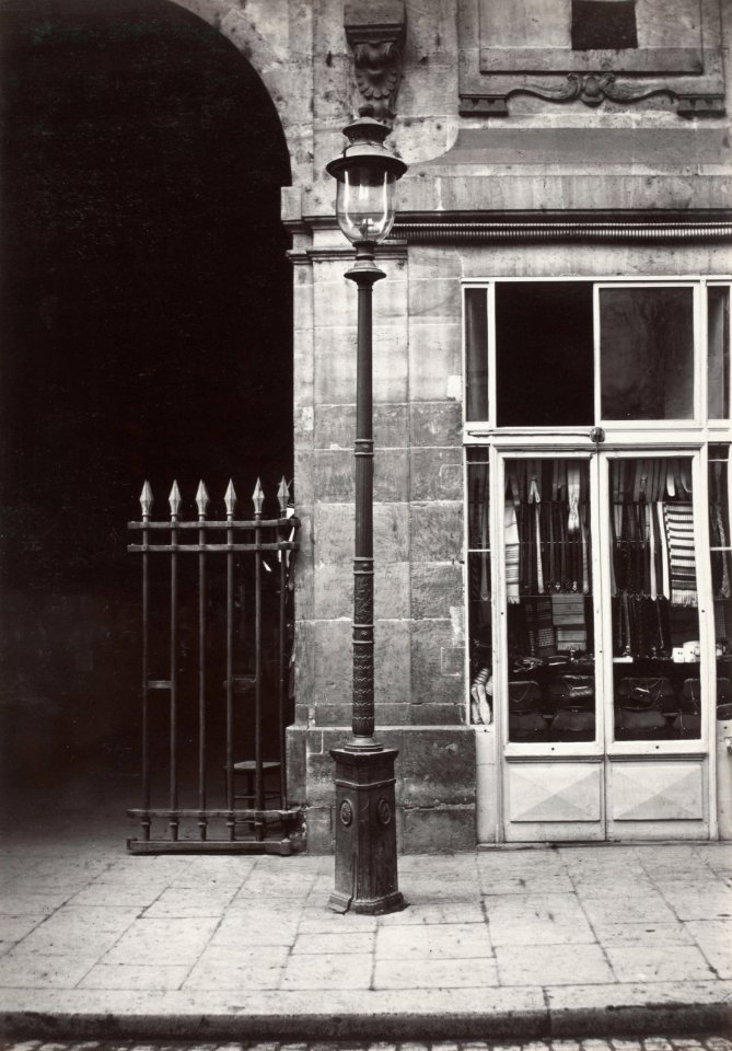 Charles Marville, Cour des Fontaines, 1878