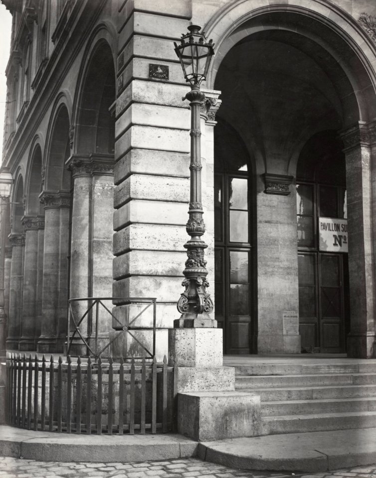 Charles Marville, Chemin de fer de l'Est, sur la facade, 1878