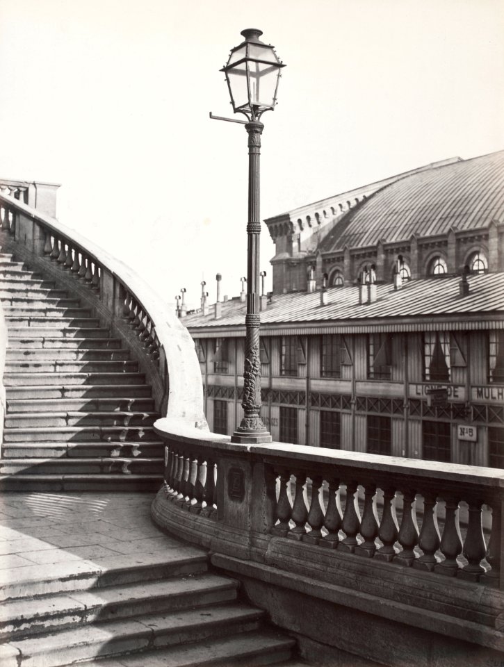 Charles Marville, Chemin de fer de l'Est, Rampe de l'escalier, 1878