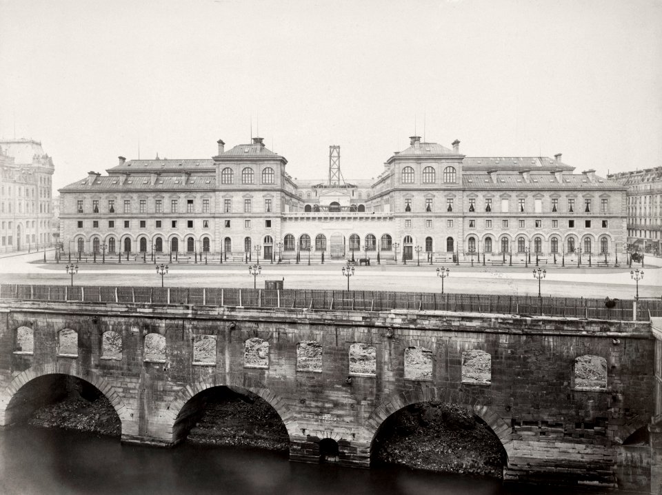 Charles Marville, Hôtel Dieu 2, ca. 1861–70