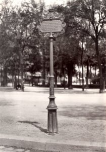 Charles Marville, Poteau-Affiche du Cours-la-Reine, ca. 1865