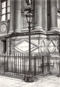 Charles Marville, Hôtel de Ville, grille de la façade, 1878