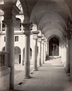 Charles Marville, Hôtel Dieu 01, ca. 1853–70
