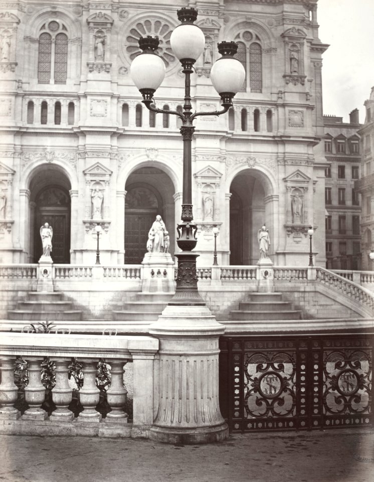 Charles Marville, Square de la Trinité 2, 1878