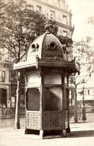 Charles Marville, Promenades de Paris - Kiosques 2, ca. 1866–70