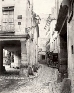 Charles Marville, Rue Chanoinesse, de la rue des Chantres, ca. 1853–70