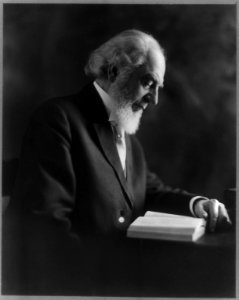 Charles Taze Russell, 1852-1916 LCCN2002697640