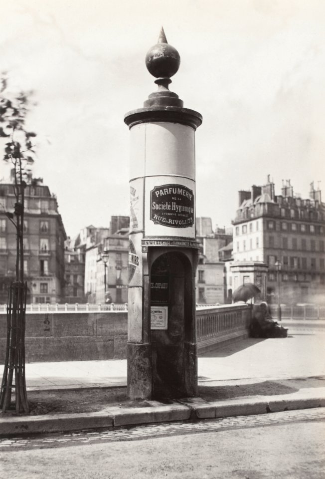 Charles Marville, Urinoir à 1 stalle maconnerie, Cie Drouart Boulevarts Intérieurs, ca. 1865