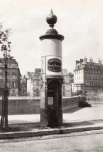 Charles Marville, Urinoir à 1 stalle maconnerie, Cie Drouart Boulevarts Intérieurs, ca. 1865