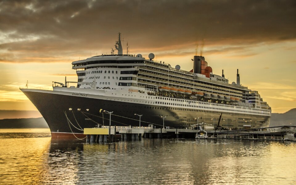 No person ship queen mary 2