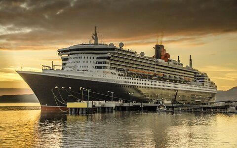 No person ship queen mary 2
