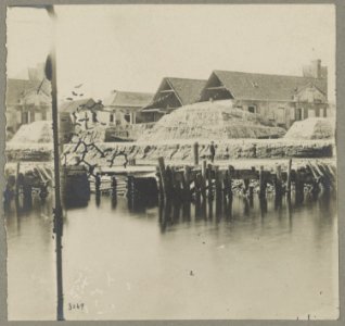 Charleston Battery-three gun battery on Vanderhoff's Wharf, Charleston, S.C., April, 1865 LCCN2014646429