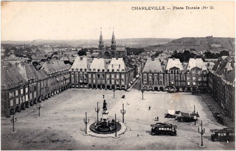 Charleville — Place Ducale (N° 2)