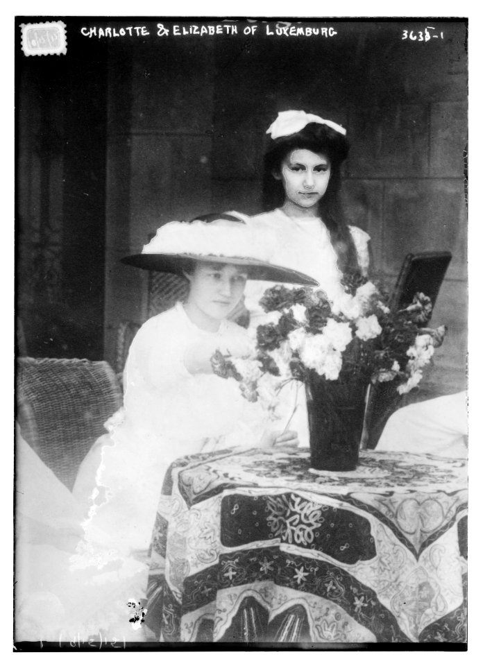 Charlotte & Elizabeth of Luxemburg LCCN2014700080