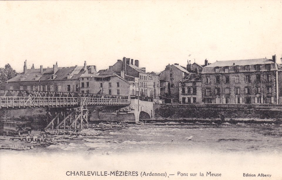 Charleville-Mézières (Ardennes) — Pont sur la Meuse