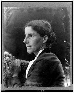 Charlotte Gilman, head-and-shoulders portrait, facing left LCCN93500552