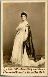 Charlotte Strandberg, rollporträtt - SMV - H7 217
