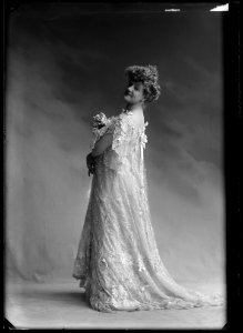Charlotte Wiehe-Bérény in Den lilla drottningen, photo from 1905 - SMV - GV080