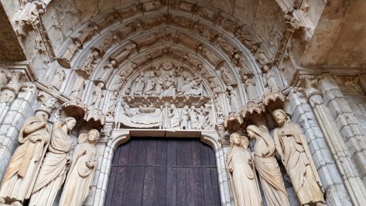 Chartres - north portal - left bay - tympan