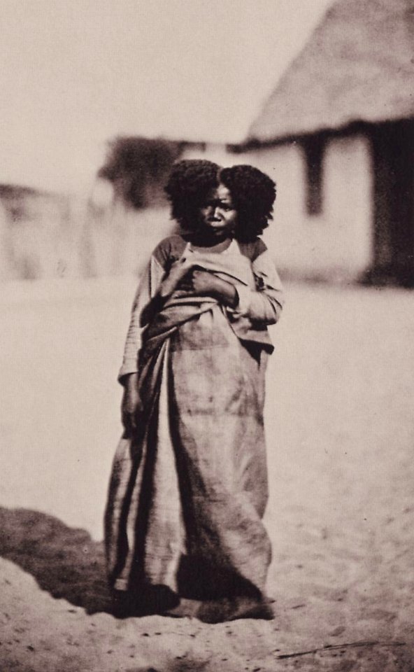 Charnay, Claude-Joseph Désirée - Madagaskar – Witwe (Zeno Fotografie)