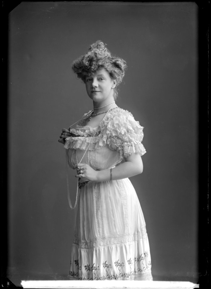 Charlotte Wiehe-Bérény, actor, portrait 1905 - SMV - NV084
