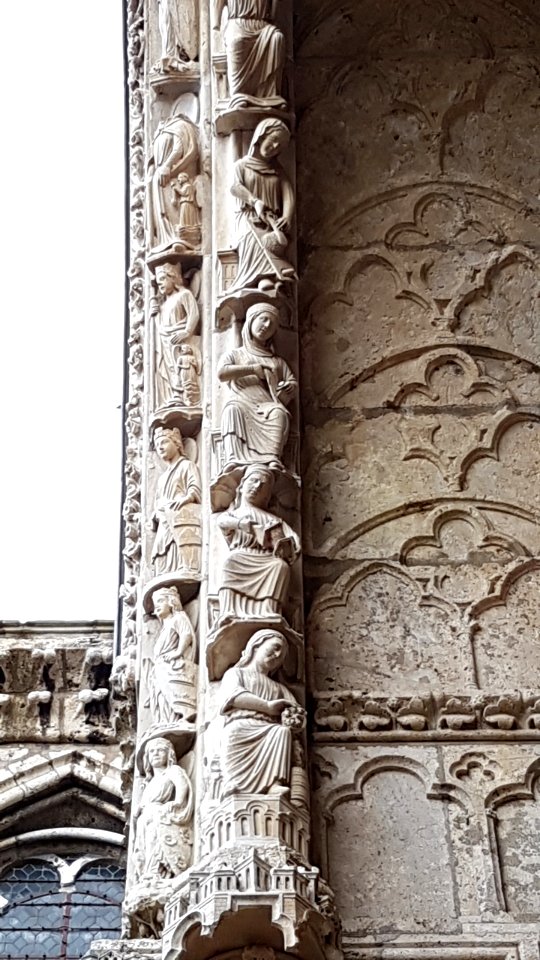 Chartres - north portal - left bay - vita activa and contemplativa 1