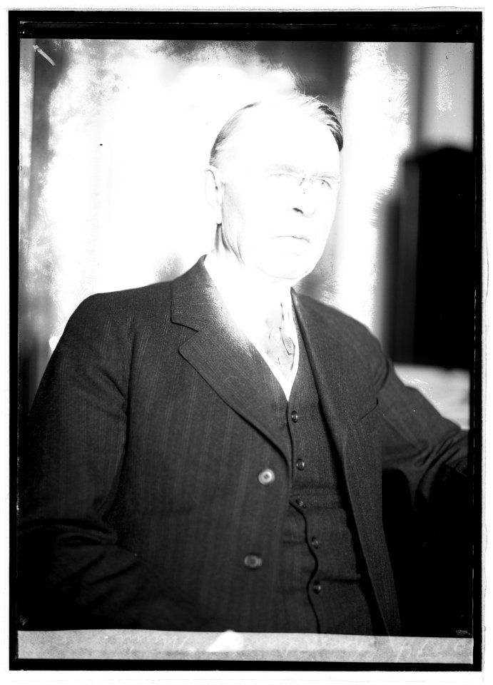 Chas. R. Davis, Minn. LCCN2016822408