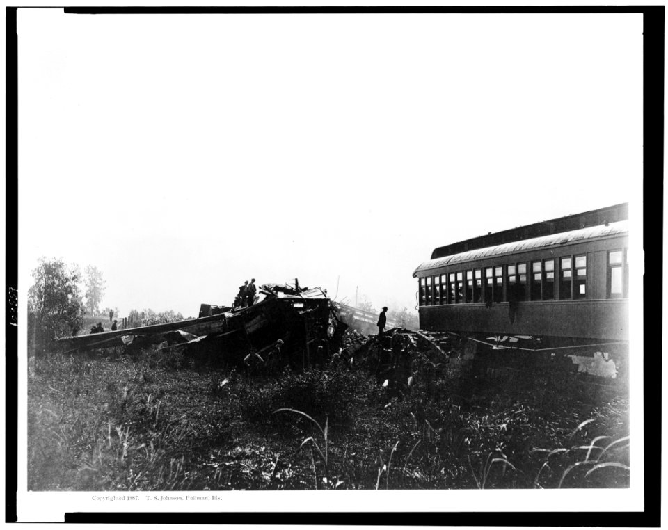 Chatsworth horror-The wreck, looking east, Aug. 11, 1887 LCCN93513590