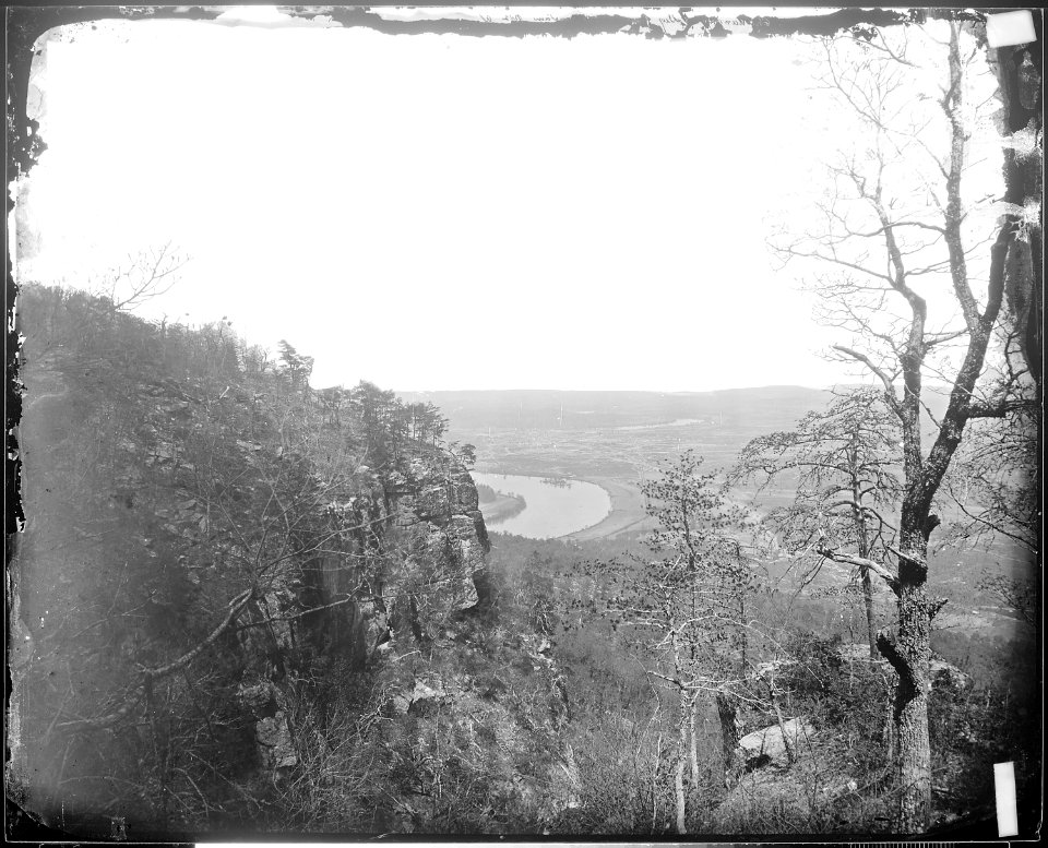 Chattanooga Valley, view from Lookout Mountain, Tenn - NARA - 528901