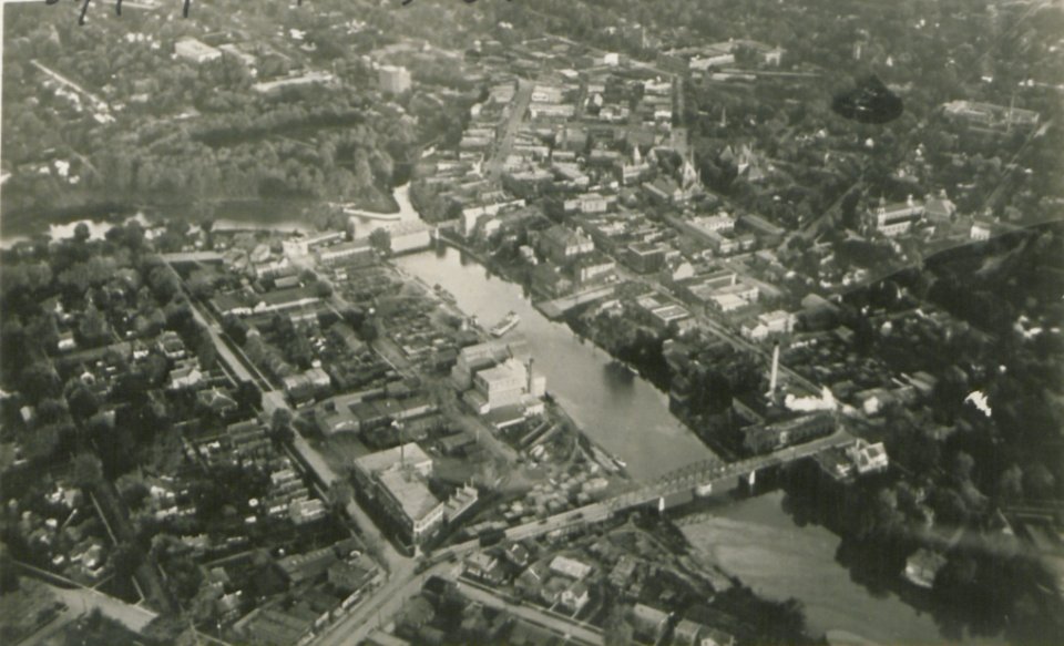Chatham Ontario from the Air (HS85-10-36520)