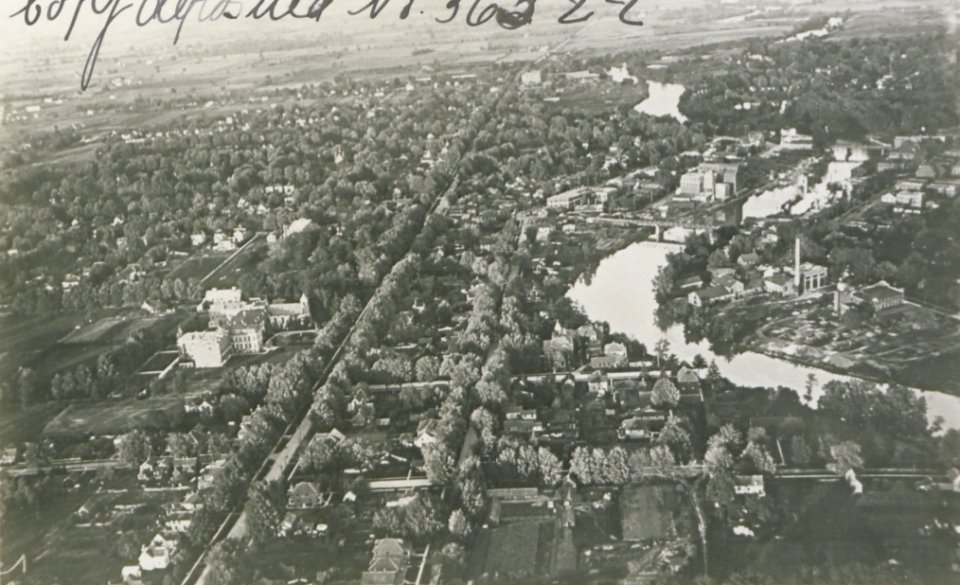 Chatham Ontario from the Air (HS85-10-36522)