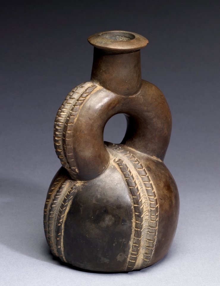 Chavín - Stirrup Vessel - Walters 482848 - Three Quarter