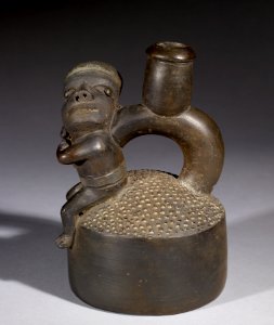 Chavín - Stirrup Vessel with Figure - Walters 482837