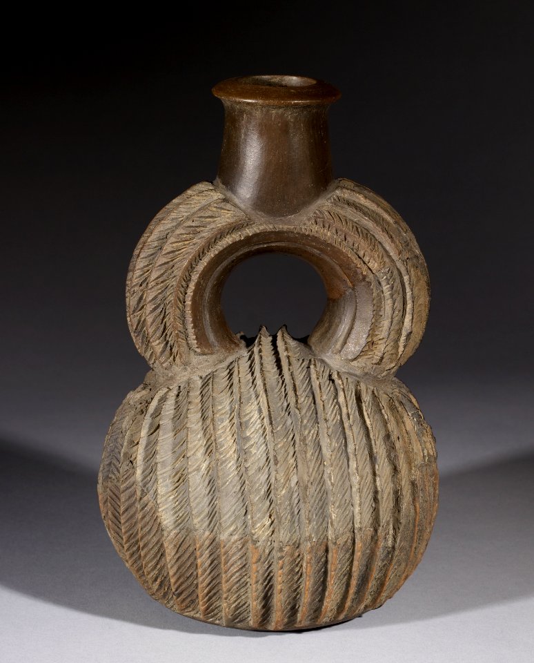 Chavín - Stirrup-spout Vessel with Ridged Surface - Walters 482861
