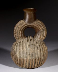Chavín - Stirrup-spout Vessel with Ridged Surface - Walters 482861