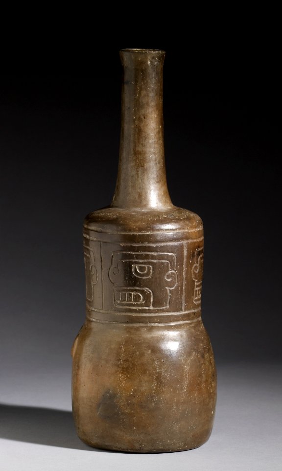 Chavín - Spouted Vessel with Carved Designs - Walters 482829 - Back