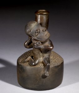 Chavín - Stirrup Vessel with Figure - Walters 482837 - Side A