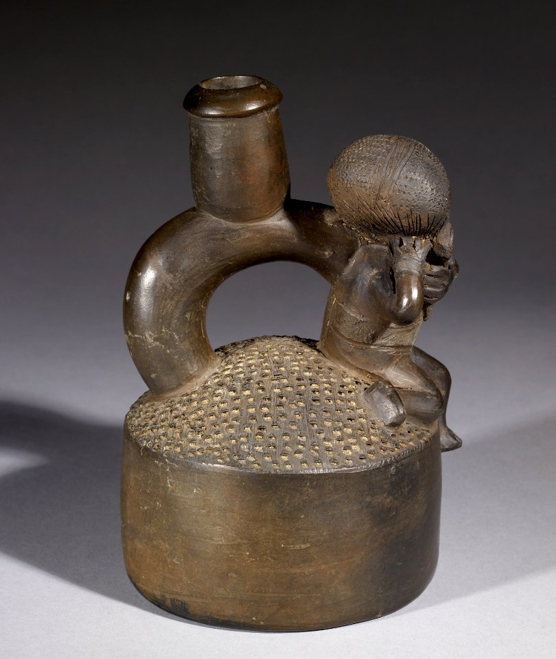 Chavín - Stirrup Vessel with Figure - Walters 482837 - Back