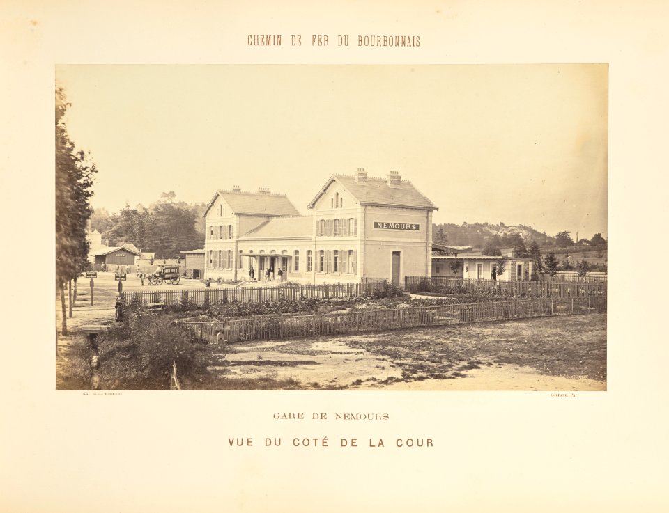 Chemin de Fer du Bourbonnais. Moret-Nevers-Vichy. 1860 - 1863. - 03 - Gare de Nemours, Vue du côté de la cour